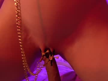 girl
        _meganmeow_ cam image #4417359