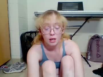 girl
        blonde_katie cam image #2965465