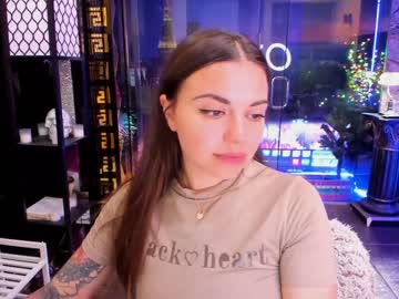 girl
        alma_pearl cam image #1803931