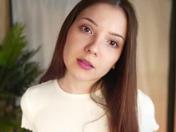 girl
        lindamoril cam image #6364443