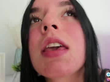 girl
        pavlovacoluccii_ cam image #700671