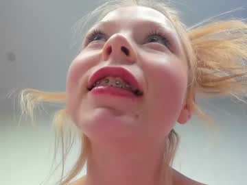 girl
        deva_alice cam image #1891034