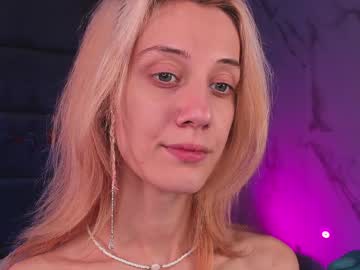 girl
        dreamy_kira cam image #5187233