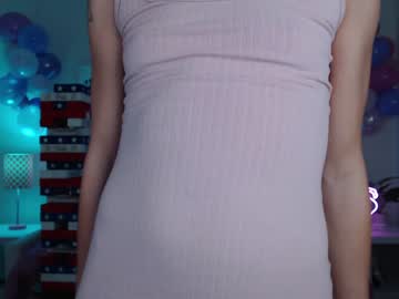 girl
        holihurricane cam image #761333