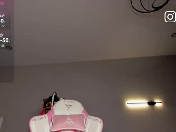 girl
        bzzzme cam image #6122494