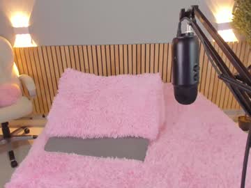 girl
        little_effy18 cam image #3947202