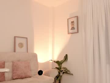 girl
        janne_palmer_ cam image #1440379
