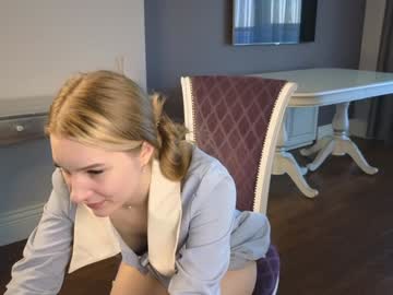 girl
        lorabowman cam image #5545828