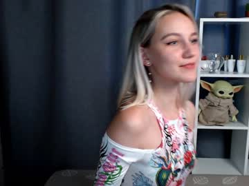girl
        anjelahill cam image #1726221