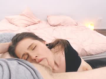 girl
        amycream cam image #523290