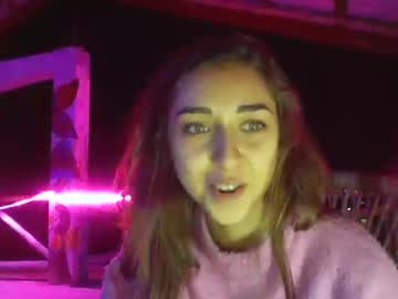 girl
        pink_veil cam image #1828086