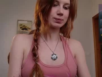 girl
        pathos_of_things cam image #6472900