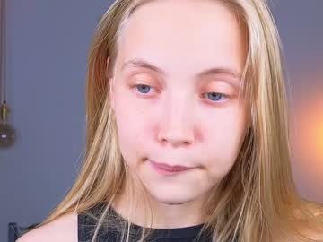 girl
        appr0ved cam image #1911886