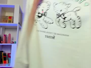 girl
        elizabeth__gray cam image #1329947