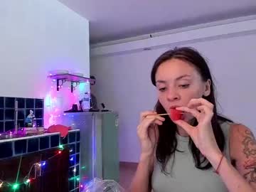 girl
        petite_doll49 cam image #5838641