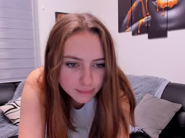 girl
        emily_siu cam image #2638829
