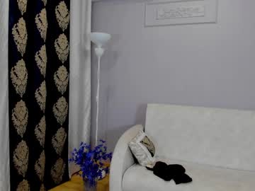 girl
        shy_layla cam image #4707143