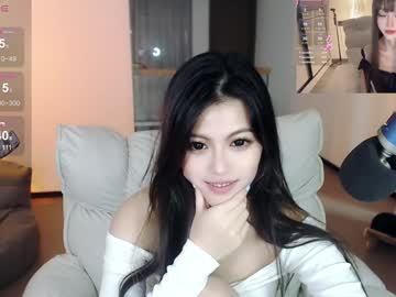 girl
        akina520 cam image #5047719