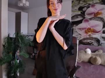 girl
        jennycutey cam image #1731040