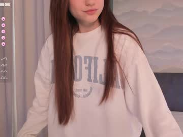 girl
        yes_ready cam image #1810924