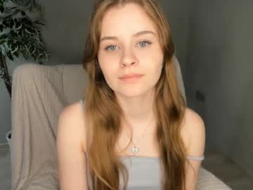 girl
        linettegrandon cam image #6165574
