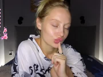 girl
        callme_star cam image #4521118