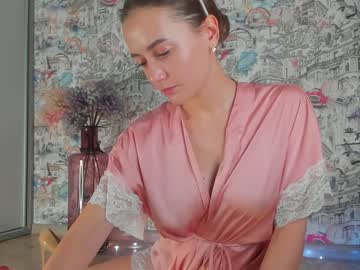 girl
        angelina_new cam image #2067507