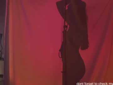girl
        okily_dokily cam image #6045240