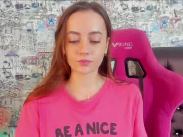 girl
        angelina_new cam image #2815551