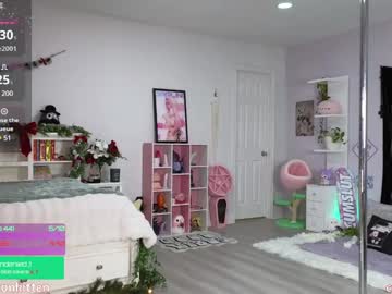 girl
        crimsonkitten cam image #5674519