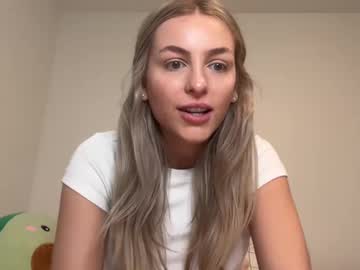 girl
        summerlovingg cam image #4363611
