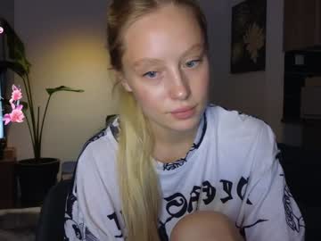 girl
        callme_star cam image #4512424