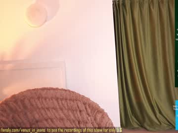girl
        venus_in_jeans cam image #2810806