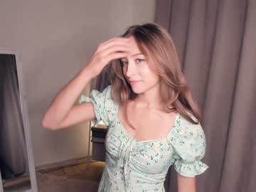 girl
        wave_of_happy_ cam image #2707185