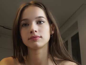 girl
        hecola cam image #5010170