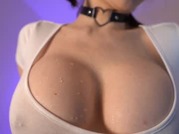 girl
        hunytea cam image #6422215