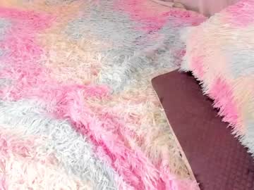 girl
        little_effy18 cam image #3867815