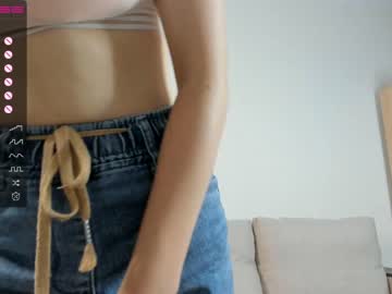 girl
        vickihansen cam image #2019492