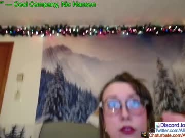 girl
        aliceriverscam cam image #824382
