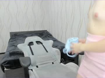 girl
        kylie_mine cam image #11163