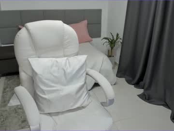 girl
        alannathomson cam image #1735021