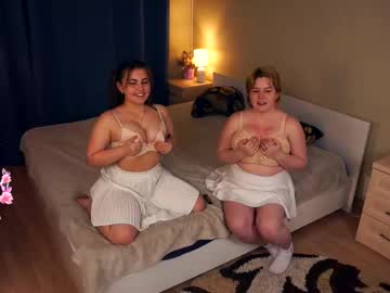 couple Live Cam Girls Love To Strip Naked For Their Viewers with wandagoodhartf