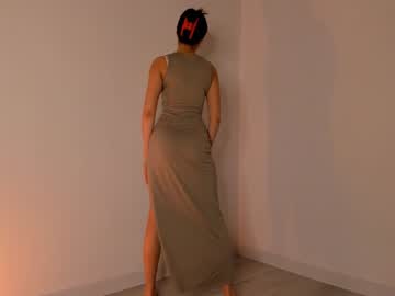 girl
        emilybatee cam image #1288539