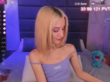 girl
        dreamy_kira cam image #5007519