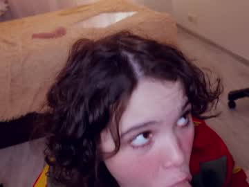 girl
        chery_lady22 cam image #934387