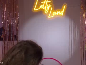 girl
        lettymoa cam image #2367830