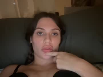 girl
        valray69 cam image #2325619