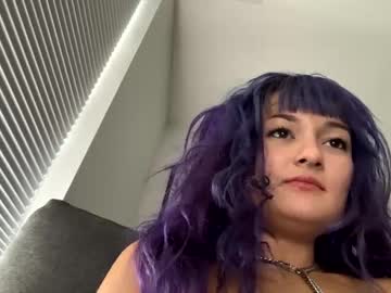 girl
        recklessvibing cam image #1640445