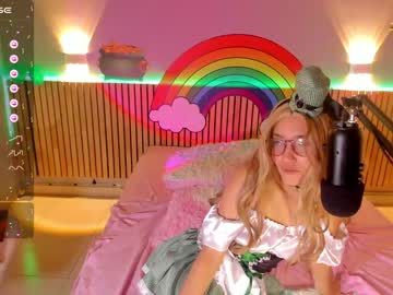 girl
        little_effy18 cam image #3724089