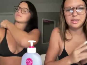 girl
        kyliecarterxo cam image #5005296